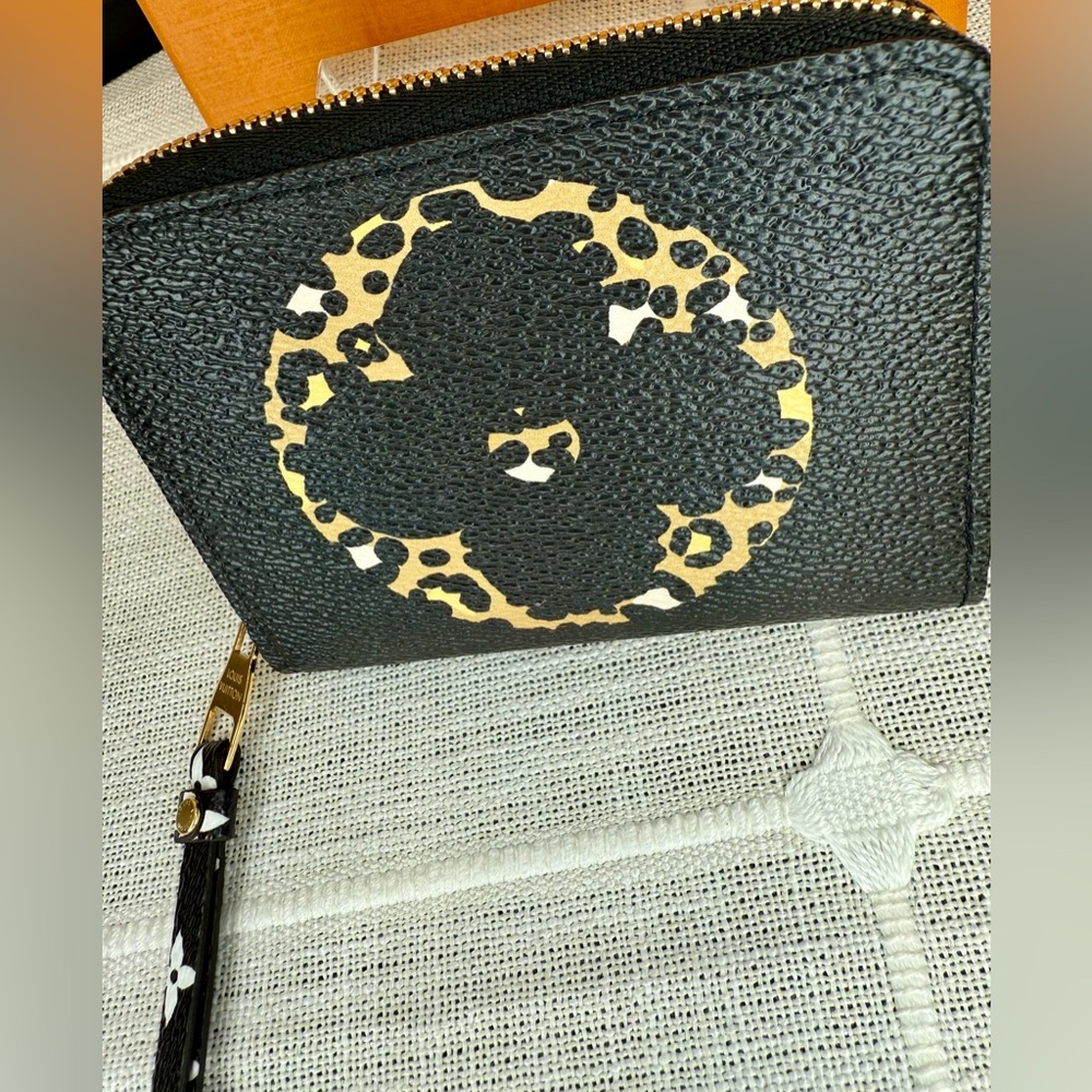 NEW! Louis Vuitton Monogram Giant Jungle Zippy Coin Purse Wallet - Picture 5 of 16